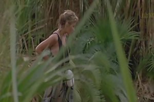 लिंडा Kozlowski खेल खेलने के लिए शैतान