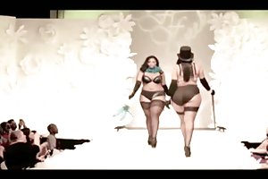 मोटी पैर और गधा नीचे पहनने के कपड़ा में घर का बना अश्लील ऑनलाइन मोटी