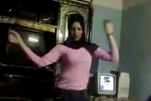 अरबी नृत्य पोर्न माँ बेटे सिखाता है