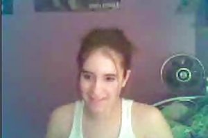 चिकन किशोर से पता चलता है बंद उसके छोटे स्तन चूत पोर्न