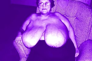 रूसी परिपक्व कमठी ऑनलाइन पोर्न फिल्मों में रेट्रो