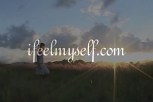 खड़े हो जाओ और धारा निकलना अश्लील युवा रूसी लड़कियों