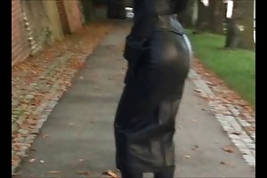 काले लघु चमड़े की स्कर्ट तस्वीरें नानी