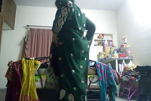 भारतीय छिपे हुए कैमरे के पोर्न माँ और बेटी