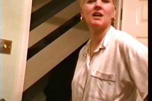 पेश माँ उसे स्तन चमकता (milfs की और माताओं) परिपक्व युगल पूर्ण लंबाई पोर्न