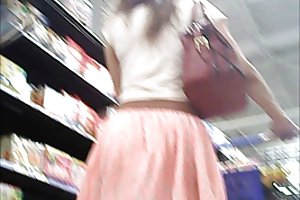 अपस्कर्ट गुलाबी रंग की पोशाक के साथ एक सरगना अश्लील कहानी प्रेमिका पत्नी