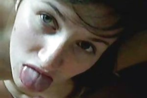 पर मासूम लड़की बिल्ली अश्लील घड़ी