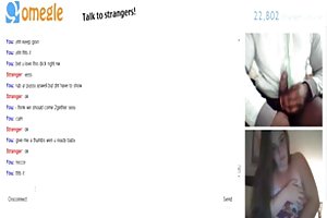 Omegle के 38 (वह सुख मेरे डिक 4) ऑनलाइन पोर्न चाचा