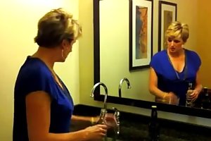 Spermeating महिला अश्लील 1