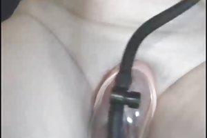 परिपक्व कुतिया एक पंप का उपयोग कर टमटम अश्लील