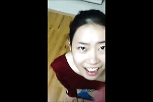 कोर्ट - अपने घुटनों पर पोर्न फिल्मों के स्टूडियो निजी