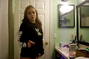 वेब कैमरा पट्टी पोर्न के साथ सो रही है ऑनलाइन वीडियो