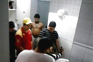 एक वीडियो! अश्लील वीडियो युवा के साथ,