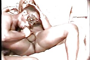 (रेट्रो) अश्लील बल के साथ माँ